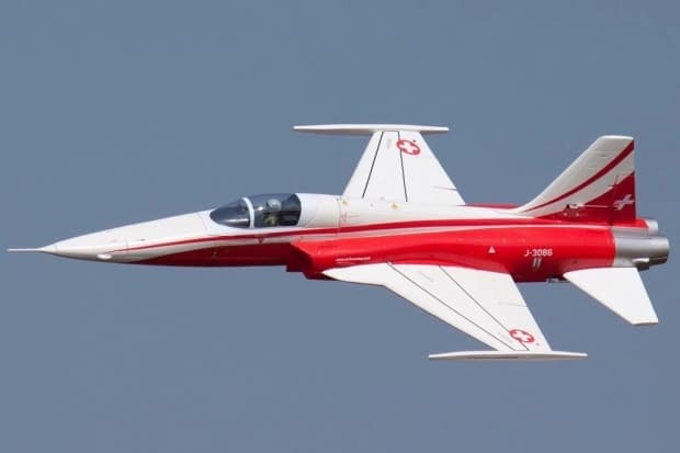 Avião Freewing F-5 Tiger Ii Red/White 80MM Edf Jet (F5E) FJ20825P