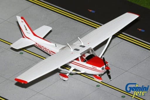 Avião Gemini Jets Cessna 172 N12631