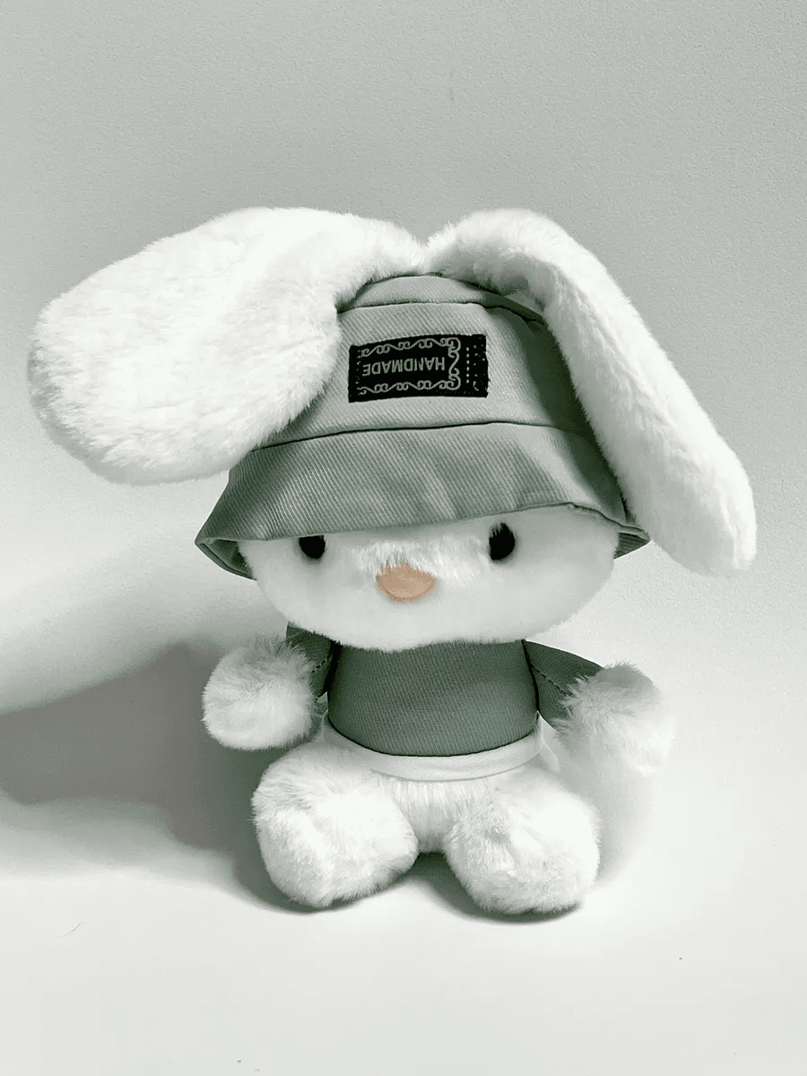 Brinquedo Pelúcia Coelho Original Blanco Com Gorra Verde