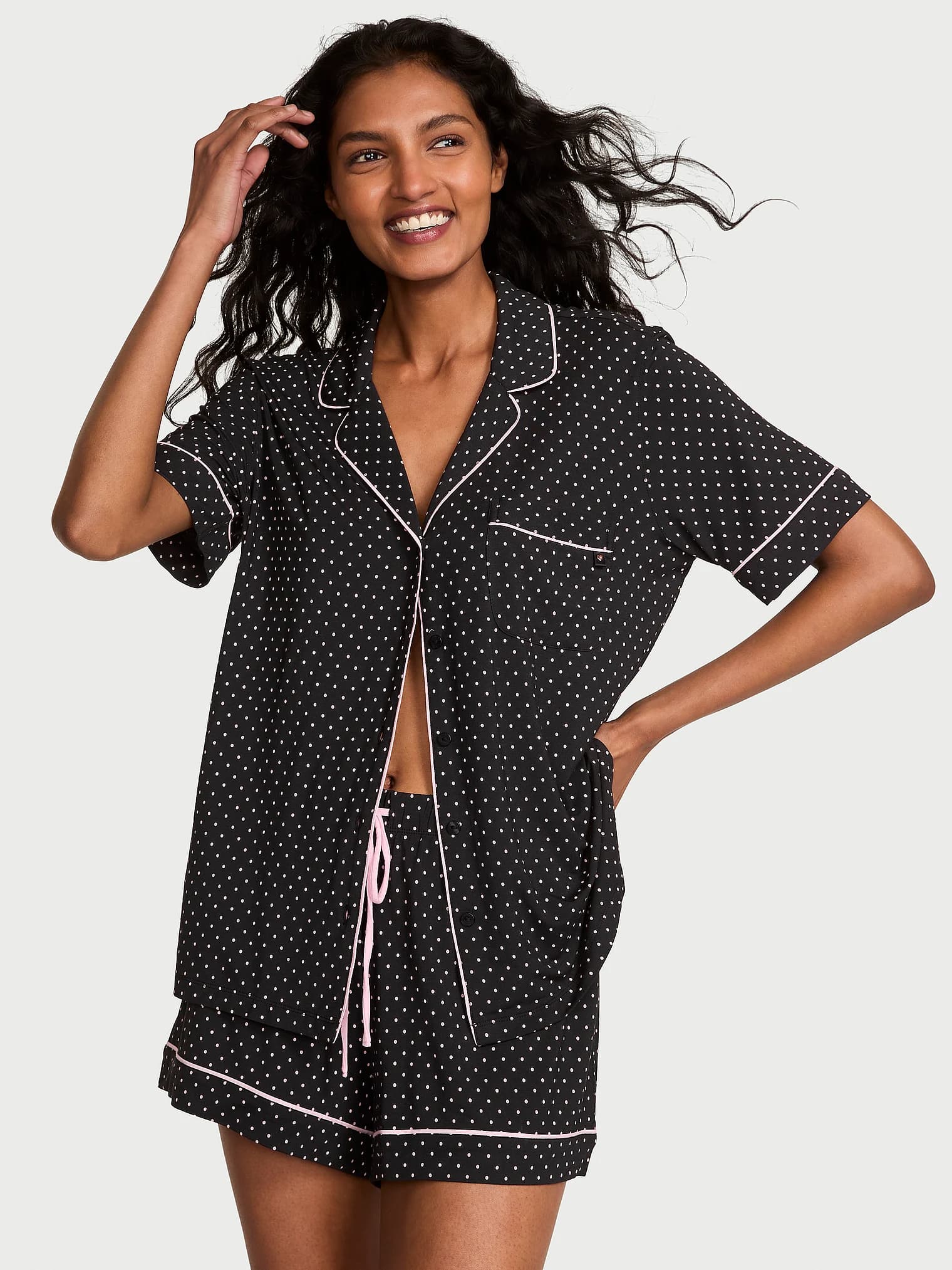 Victoria's Secret Pijama Curto Preto com Pontos Rosa Tam. L